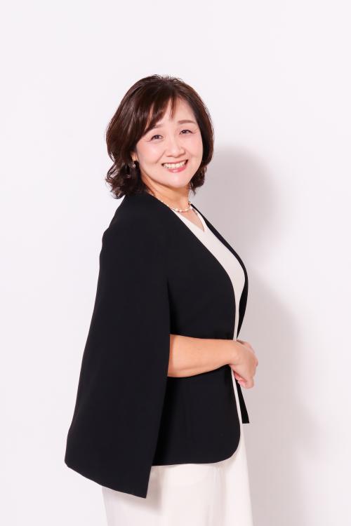 比嘉 華奈江